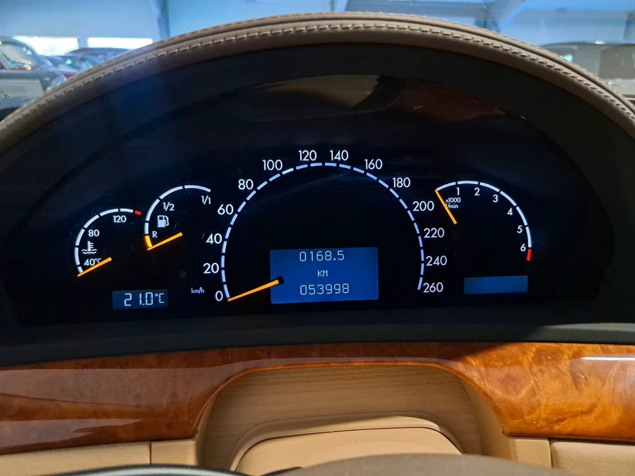 Vehicle image 22