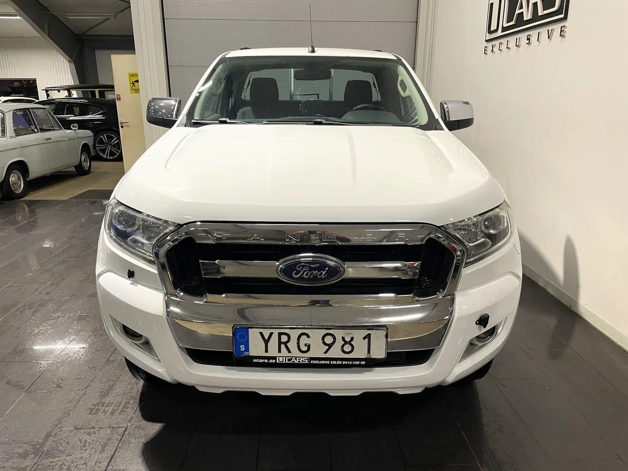 Vehicle image 6