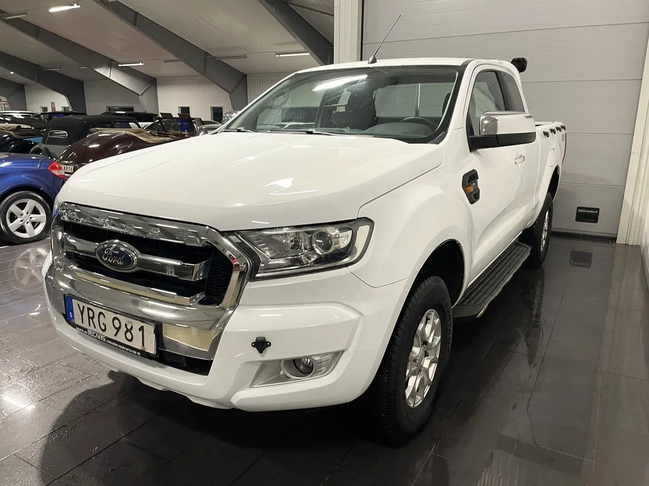 Vehicle image 5