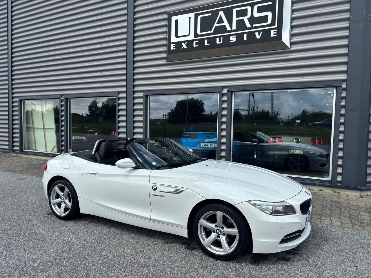 Vehicle image 1