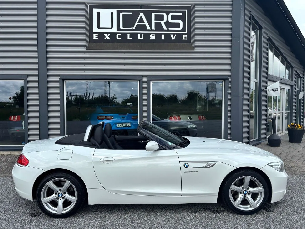 Vehicle image 2