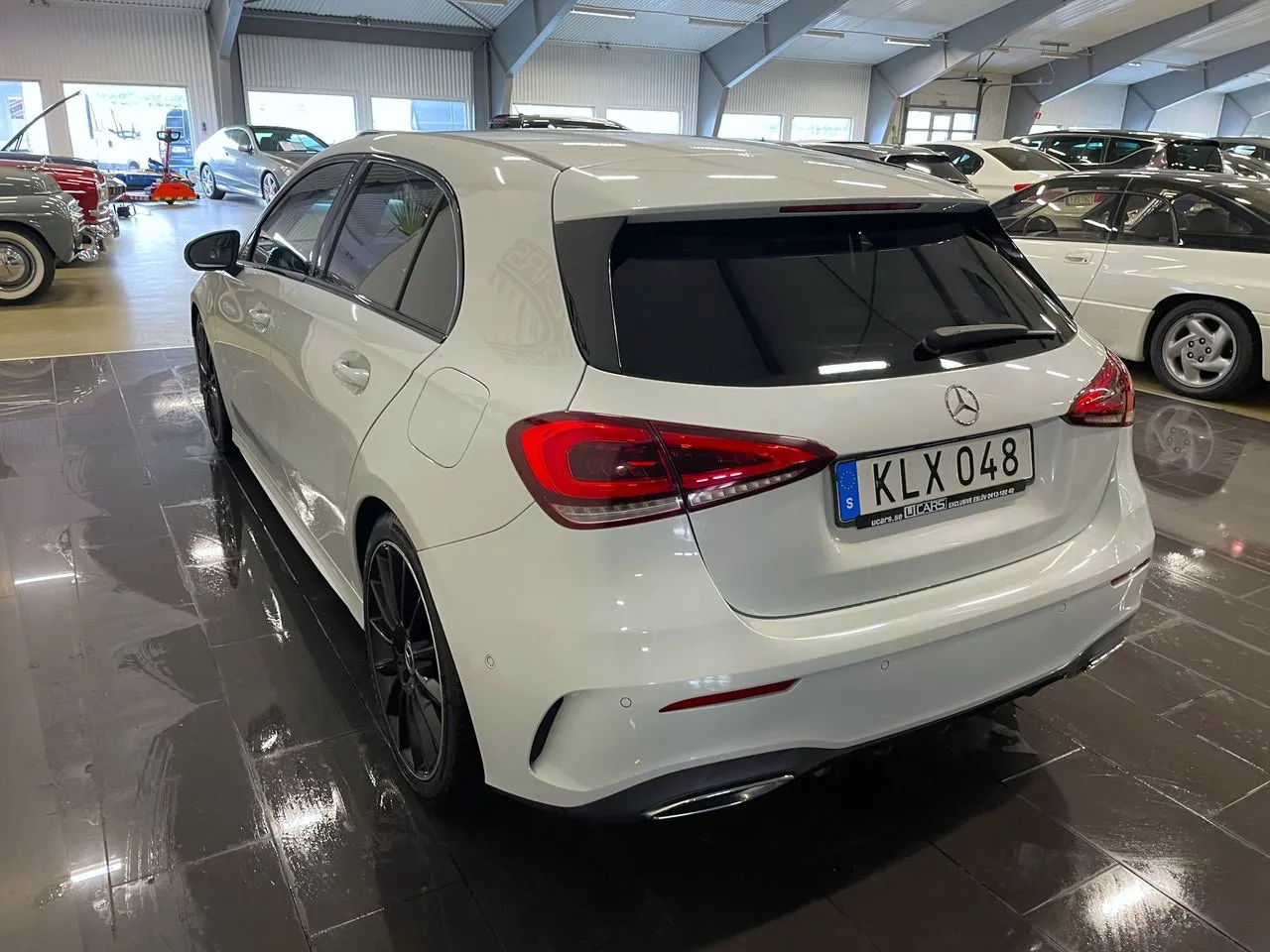 Vehicle image 4