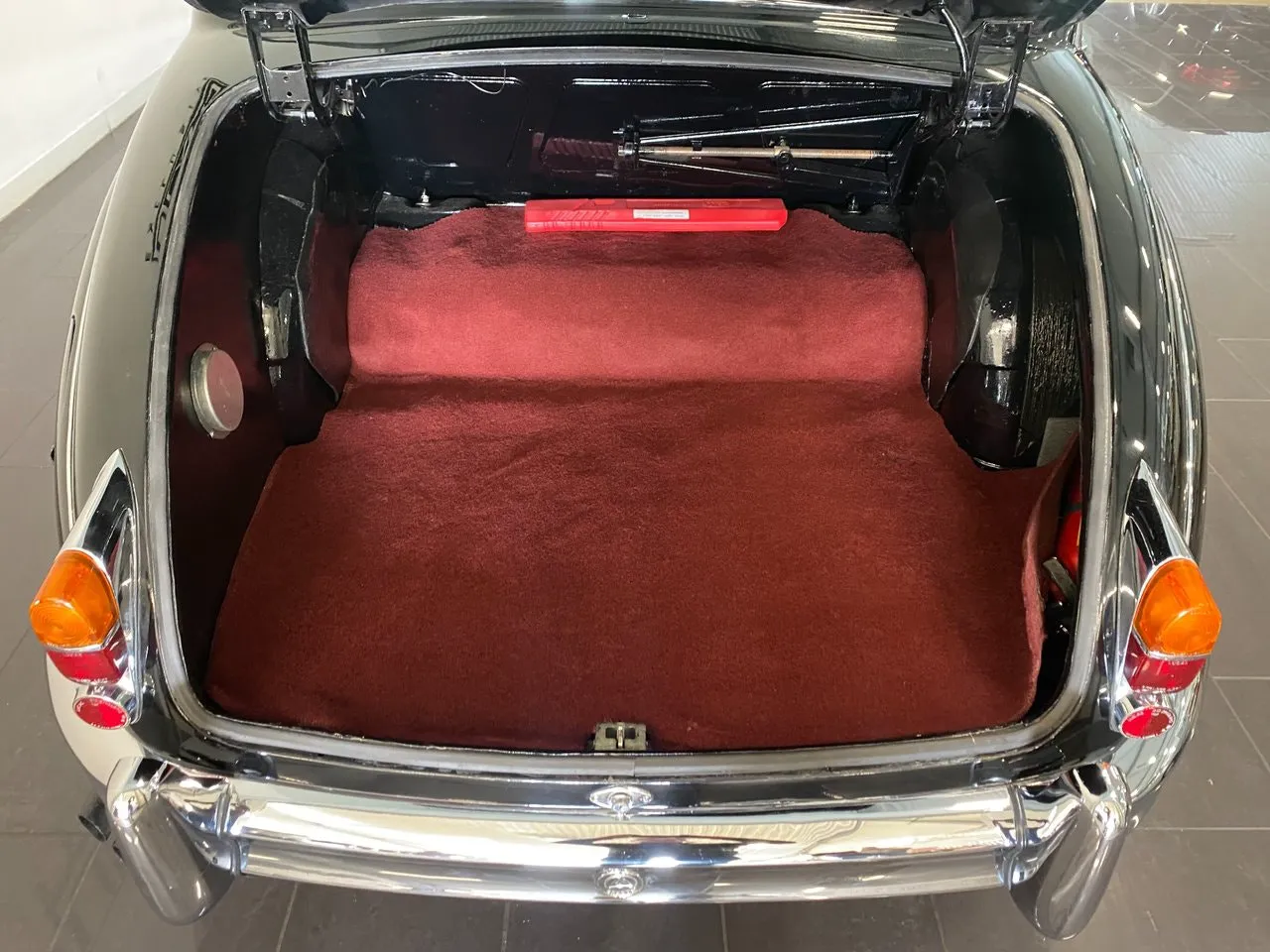 Vehicle image 25