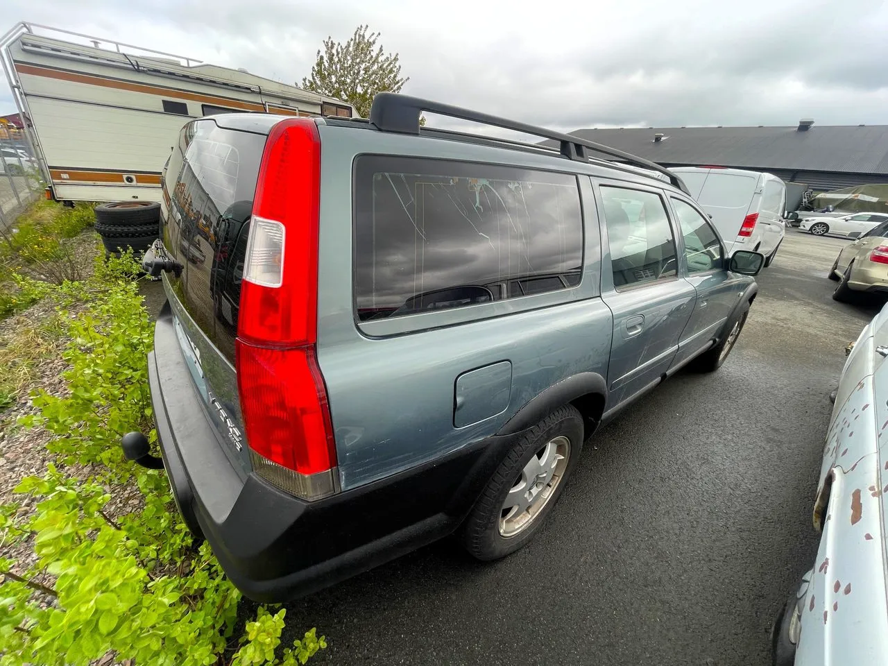 Vehicle image 3