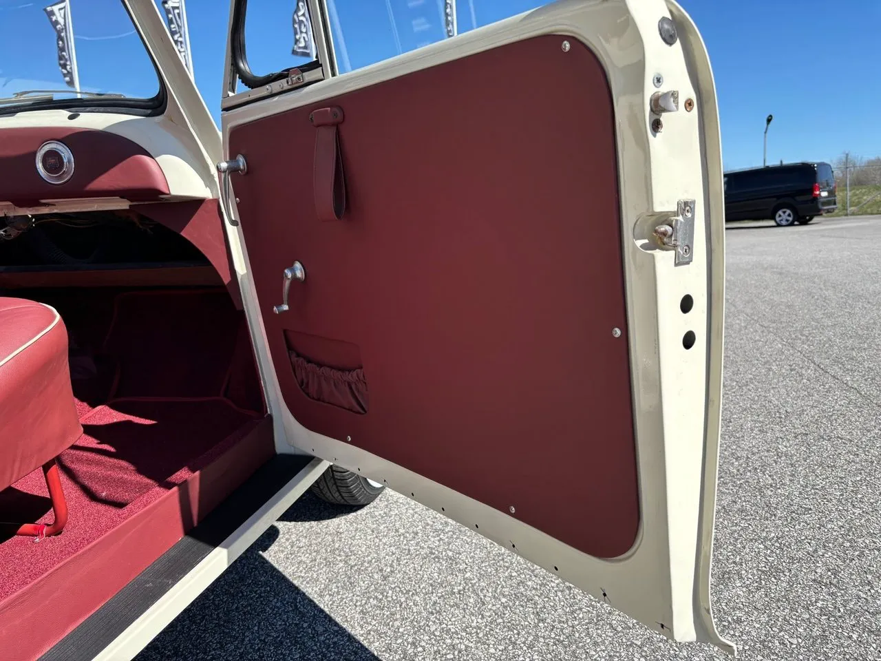 Vehicle image 17
