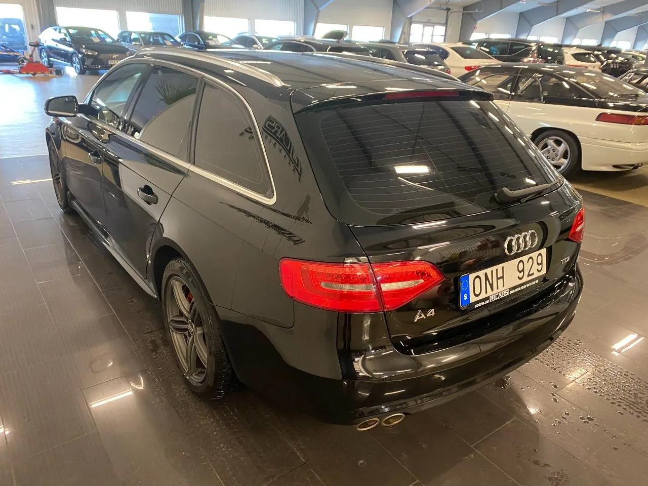 Vehicle image 6