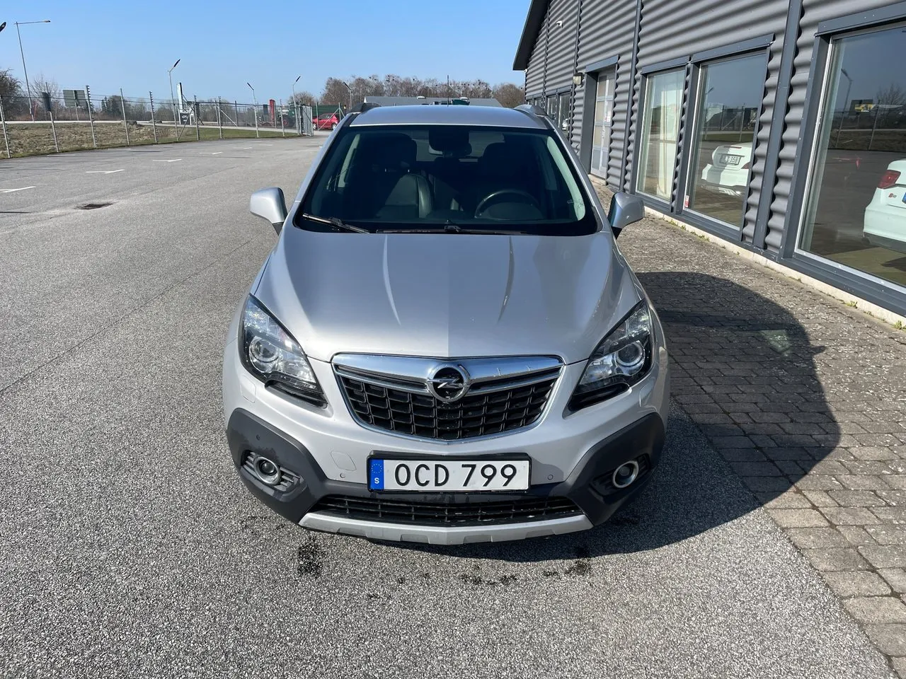 Vehicle image 6