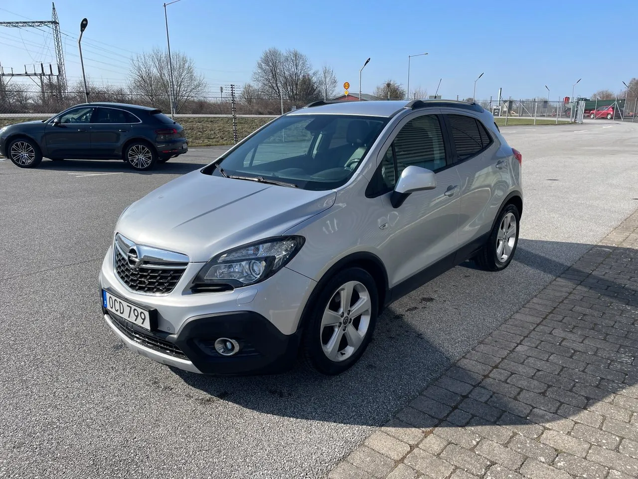 Vehicle image 5