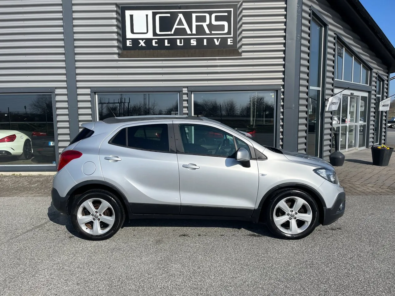 Vehicle image 1