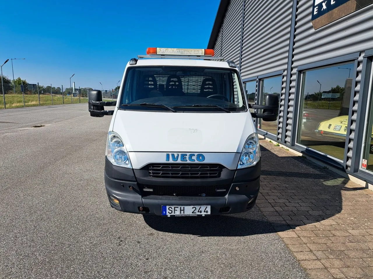 Vehicle image 2