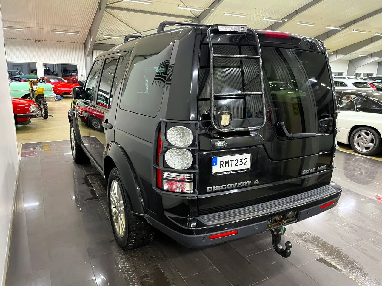 Vehicle image 4