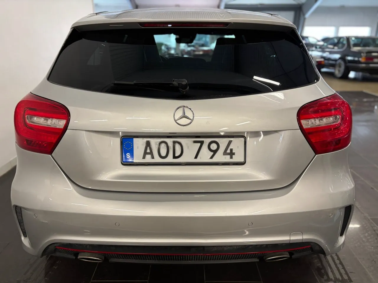 Vehicle image 7