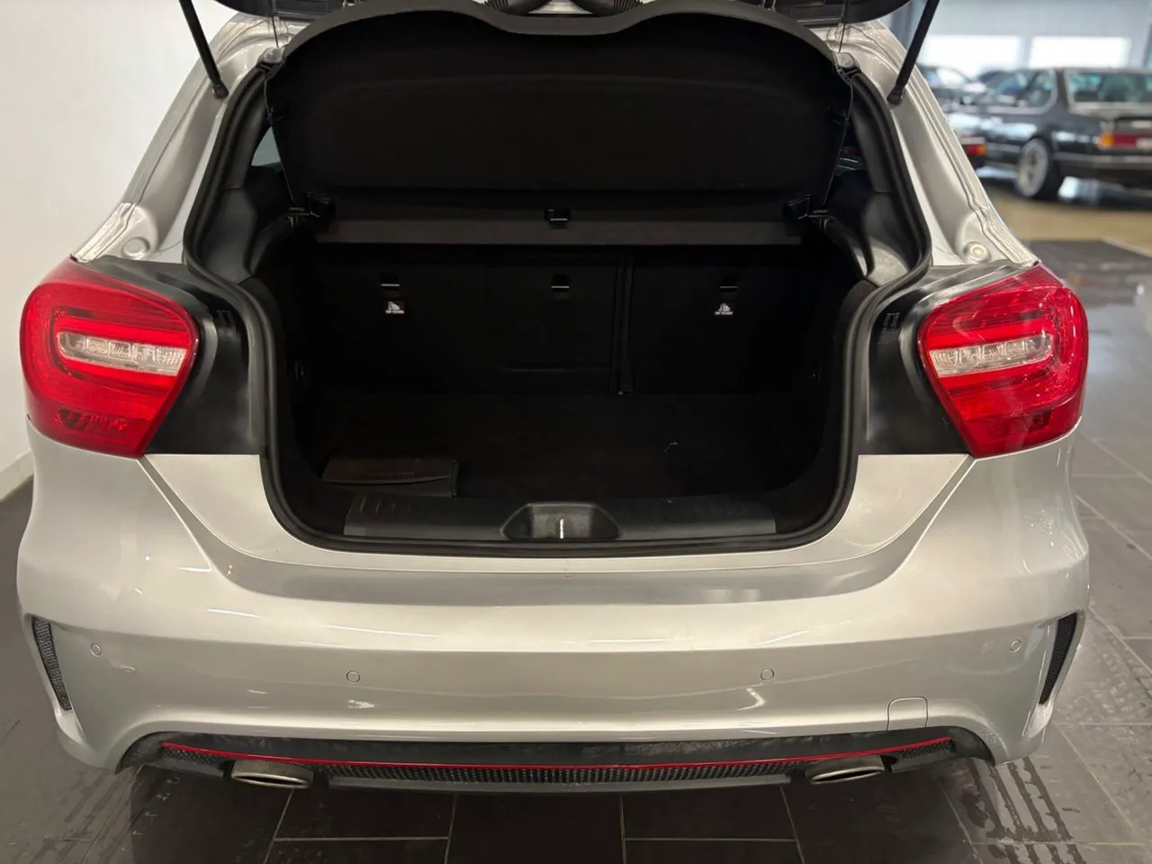 Vehicle image 8