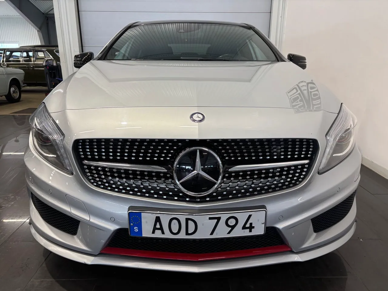 Vehicle image 5