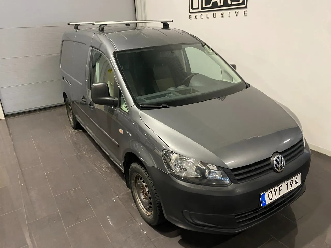 Vehicle image 14