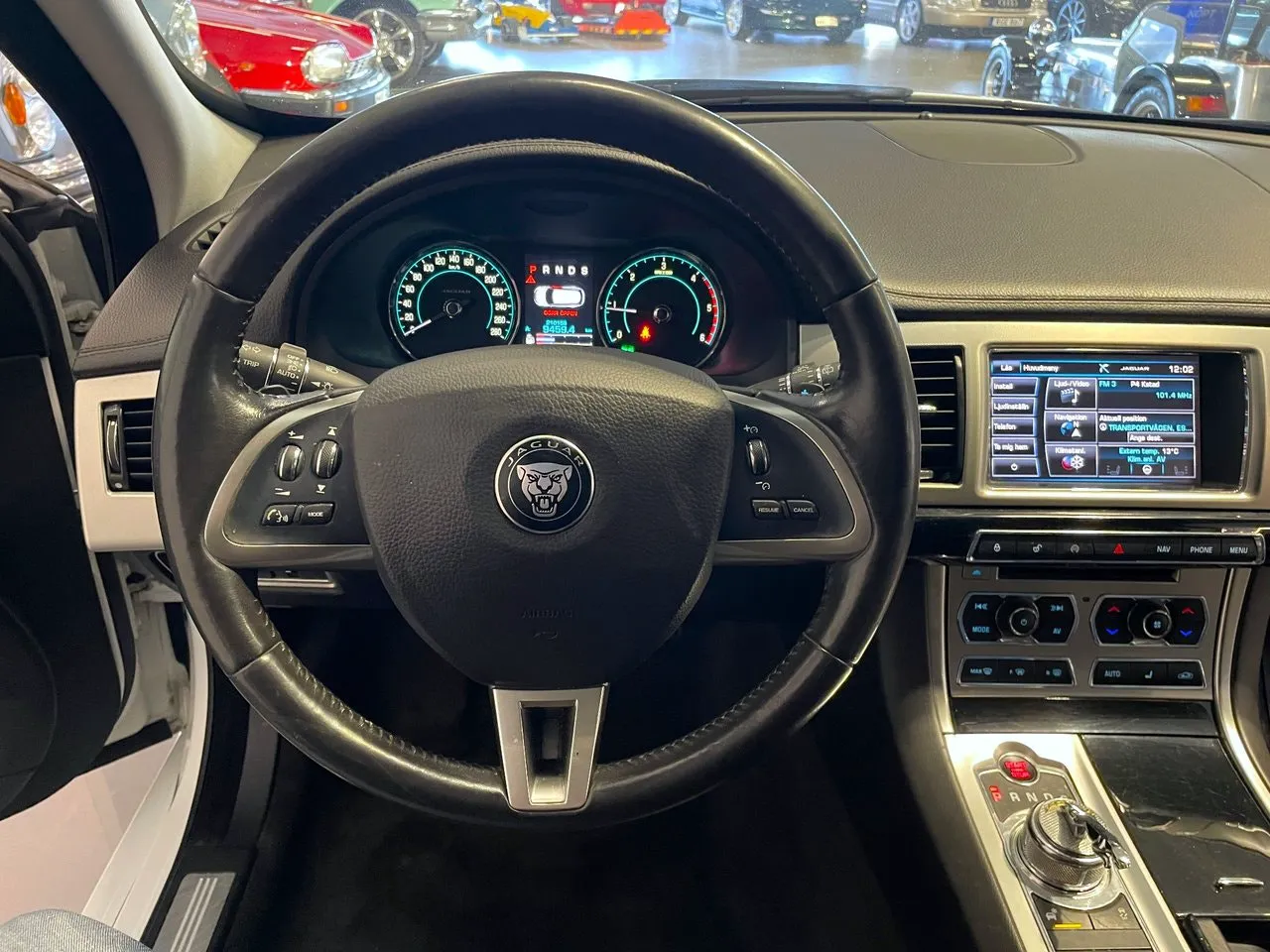 Vehicle image 14