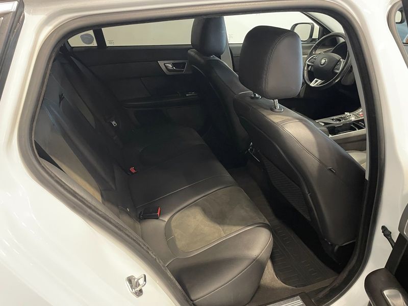 Jaguar XF bild 16