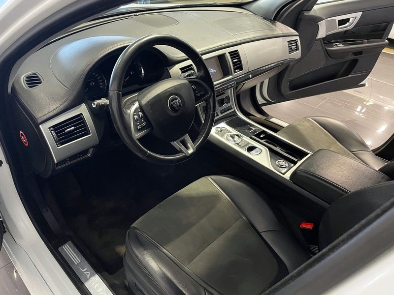Jaguar XF bild 14