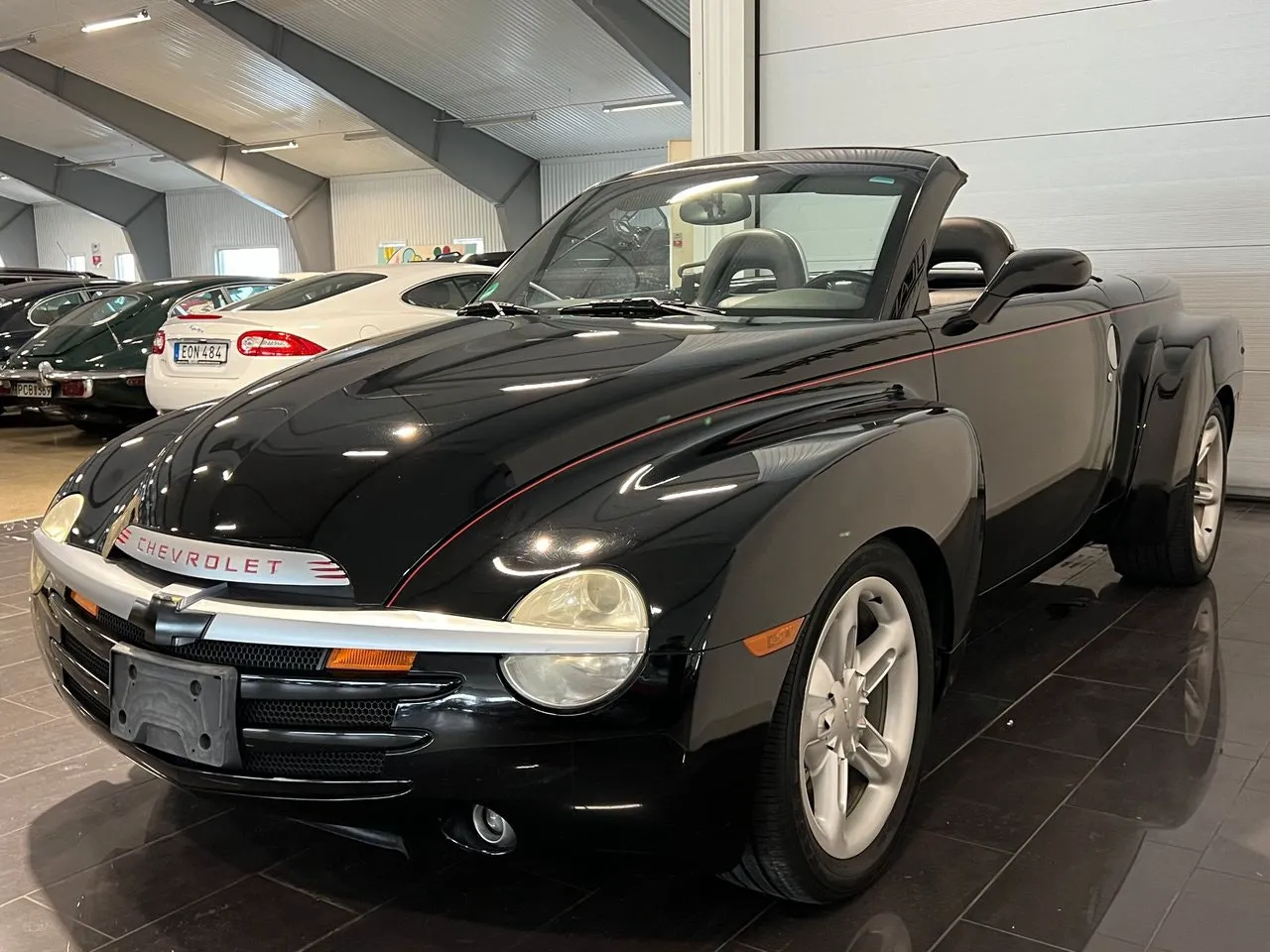 Vehicle image 3
