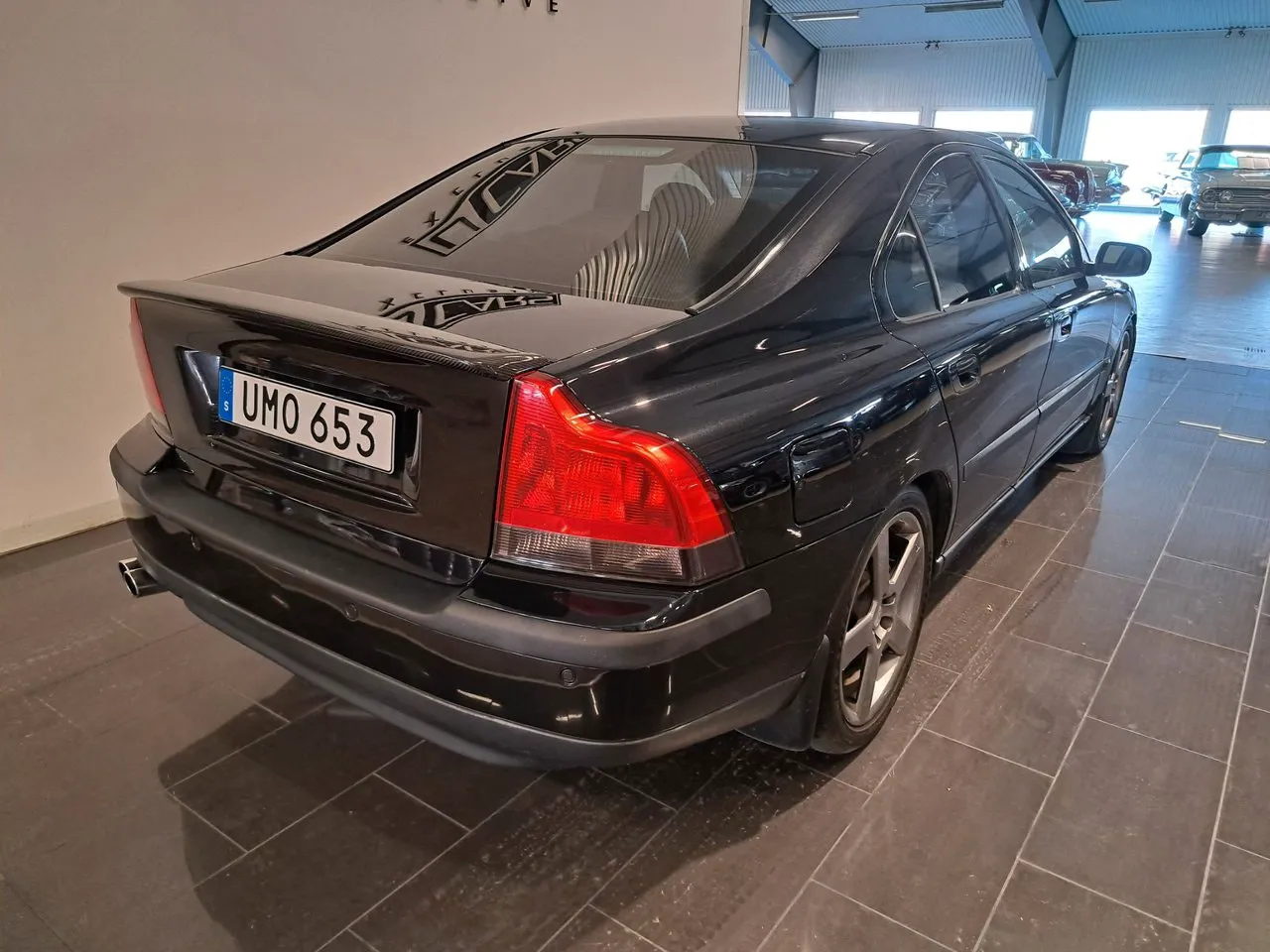 Vehicle image 5