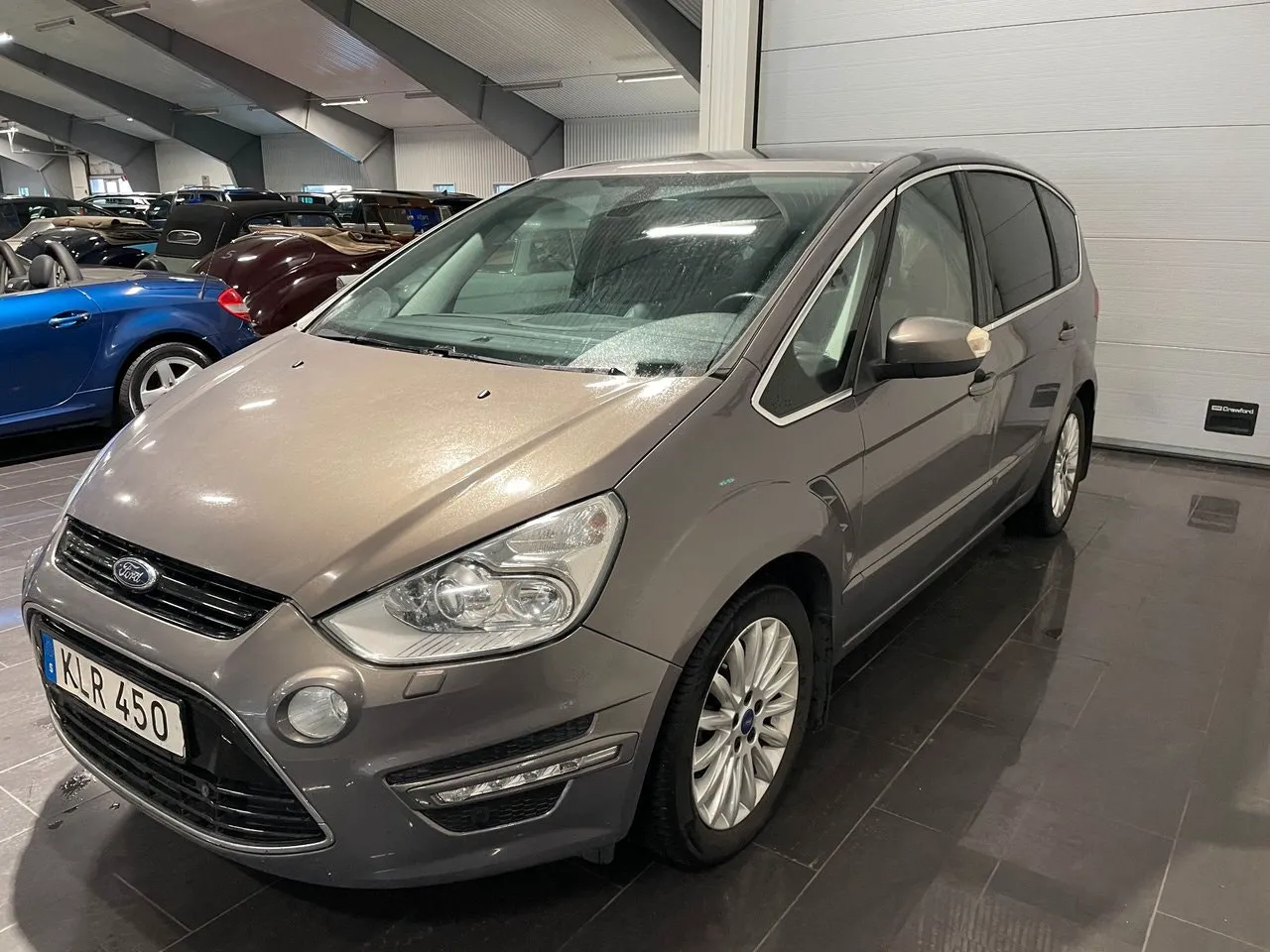 Vehicle image 4