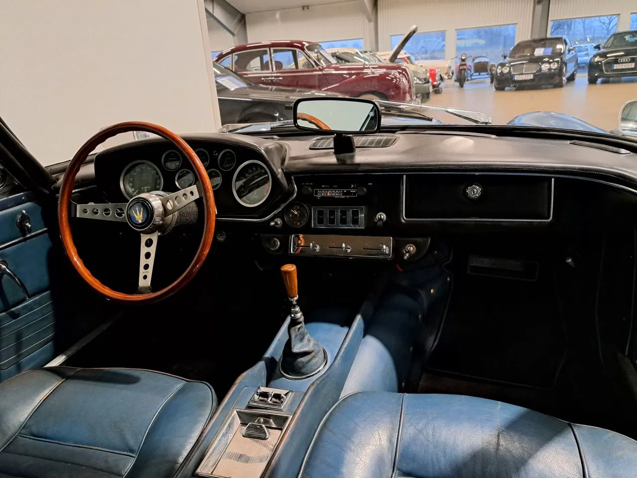 Vehicle image 12