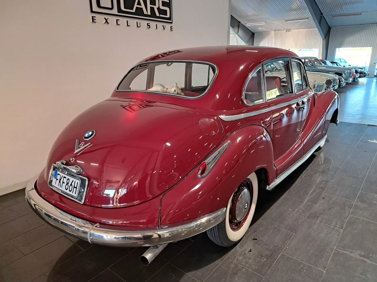 Vehicle image 11