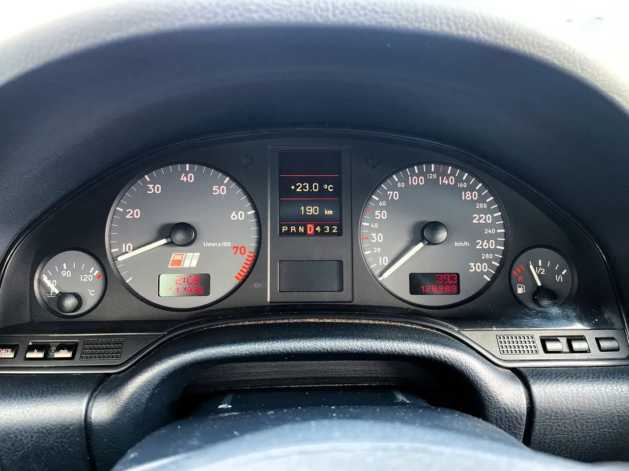 Vehicle image 22