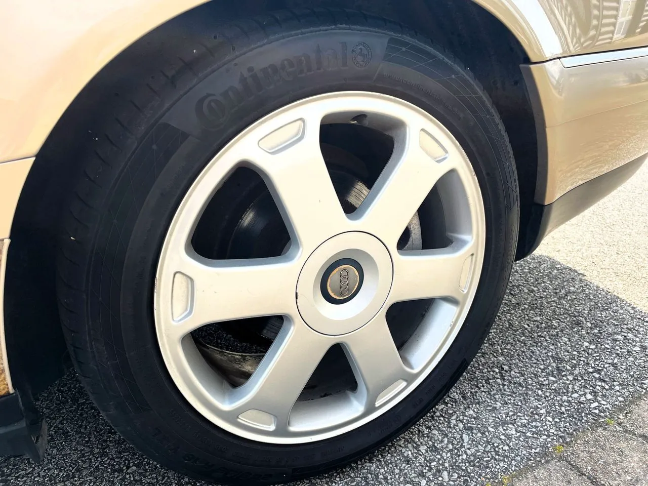 Vehicle image 21
