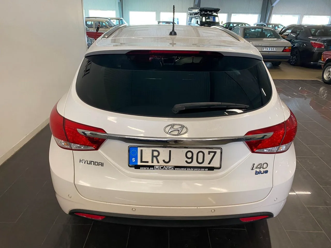 Vehicle image 4