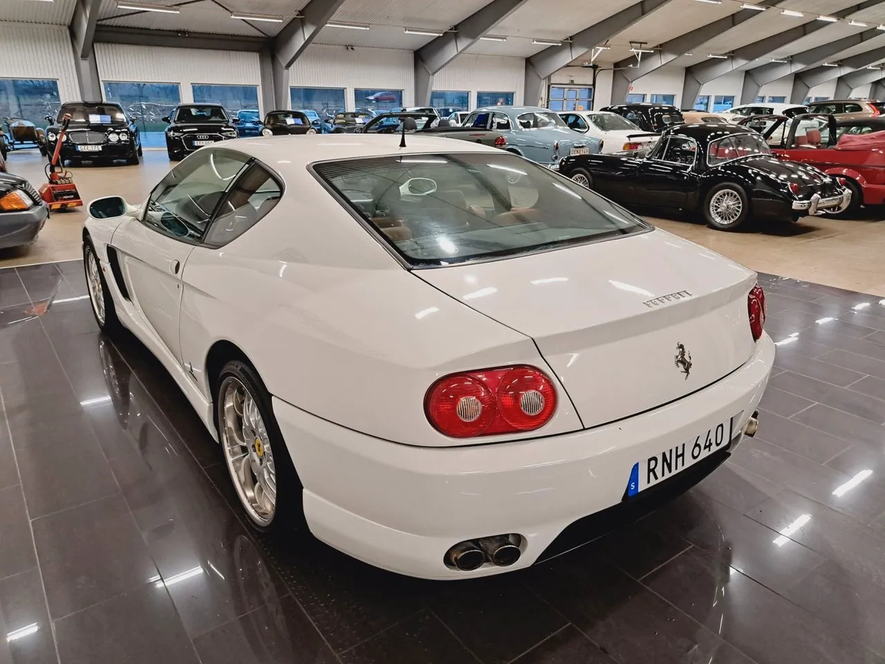 Vehicle image 4