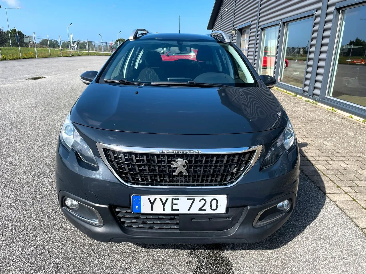 Vehicle image 7