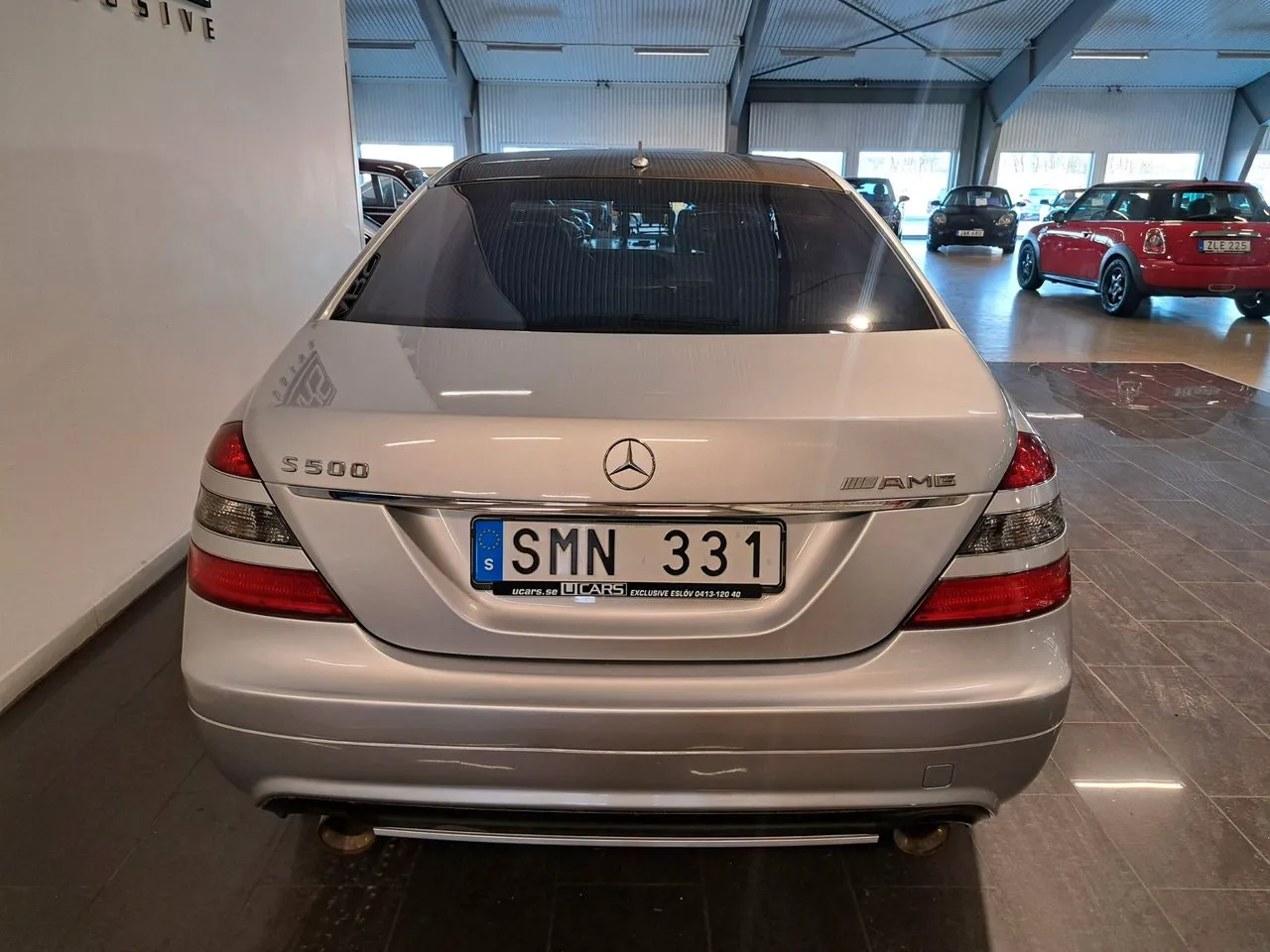 Vehicle image 6