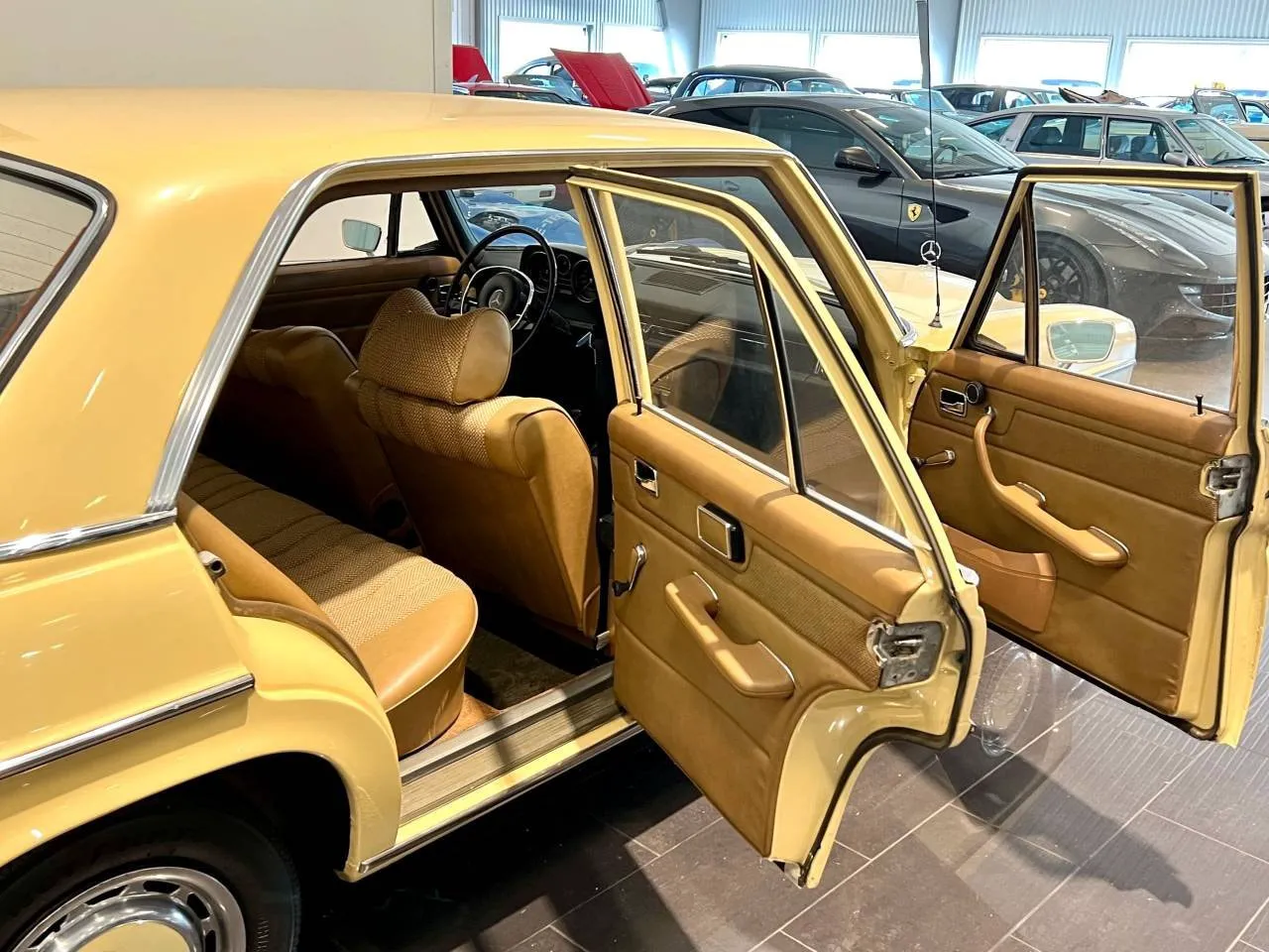 Vehicle image 6