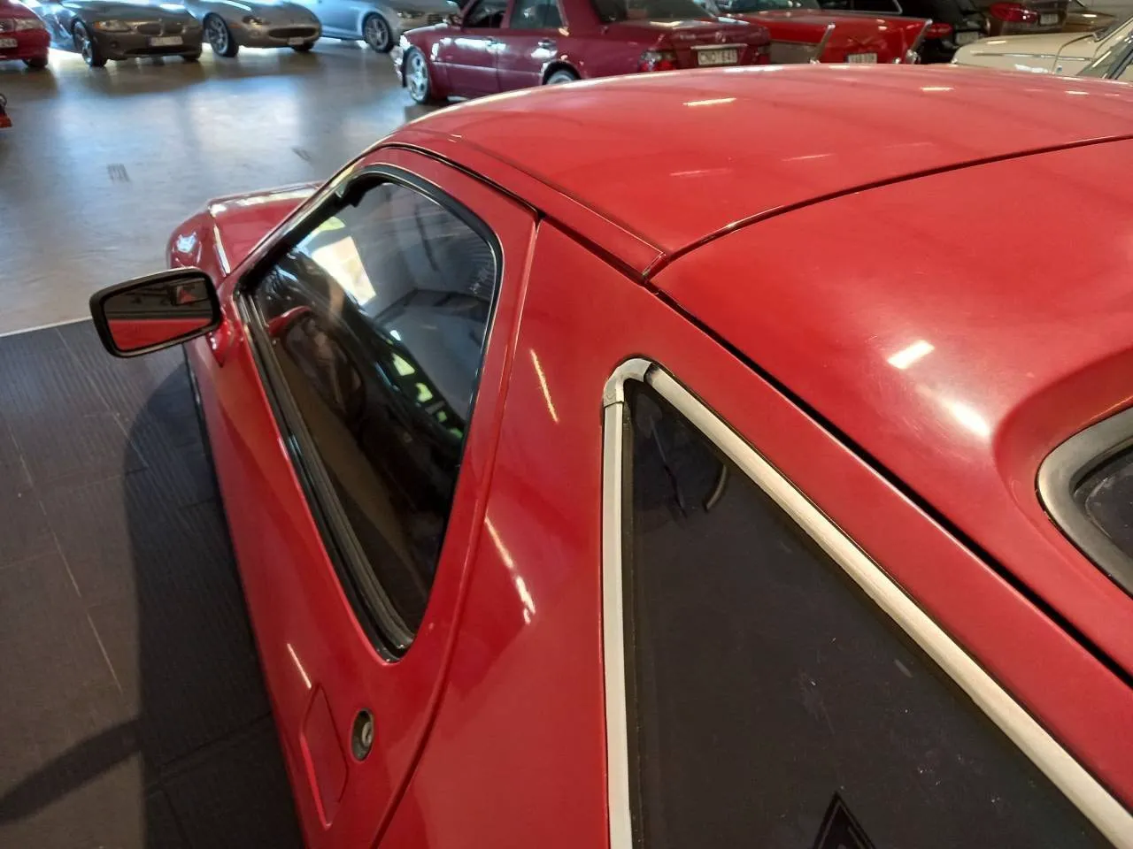 Vehicle image 15