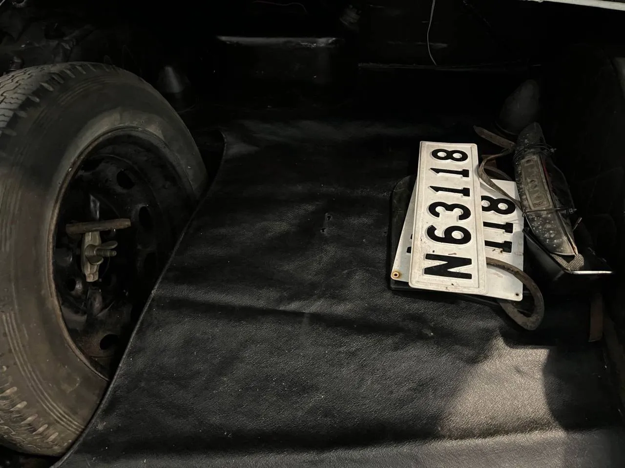 Vehicle image 6