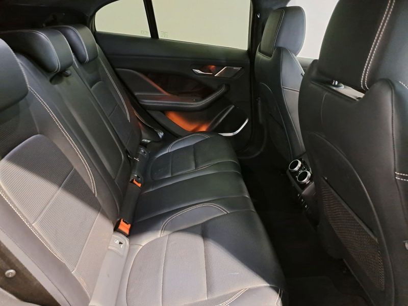 Jaguar I-Pace bild 12