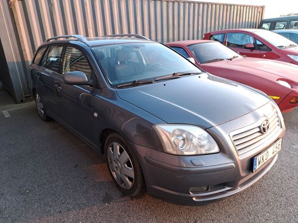 Toyota Avensis Kombi 2.0 D-4 VVT-i - 2004