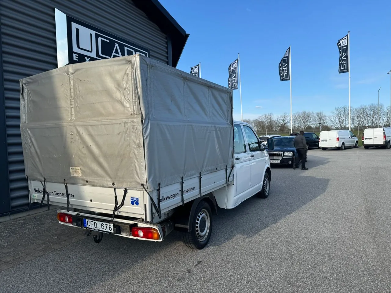 Vehicle image 4