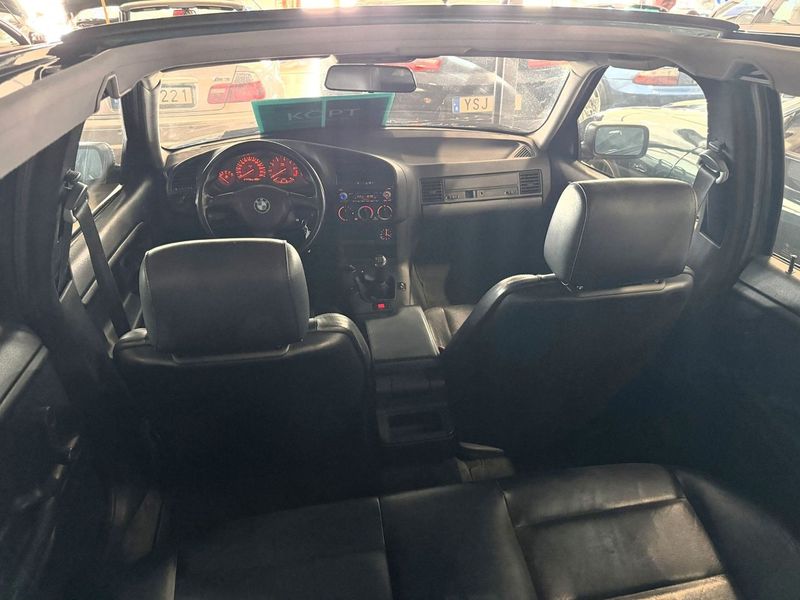BMW 320 bild 8