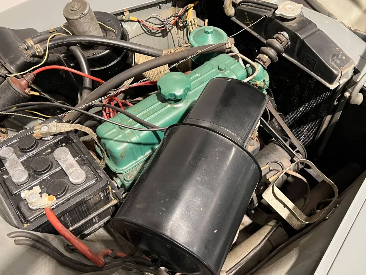 Vehicle image 13
