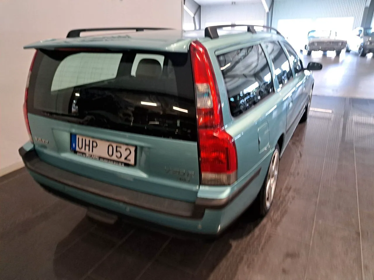 Vehicle image 7