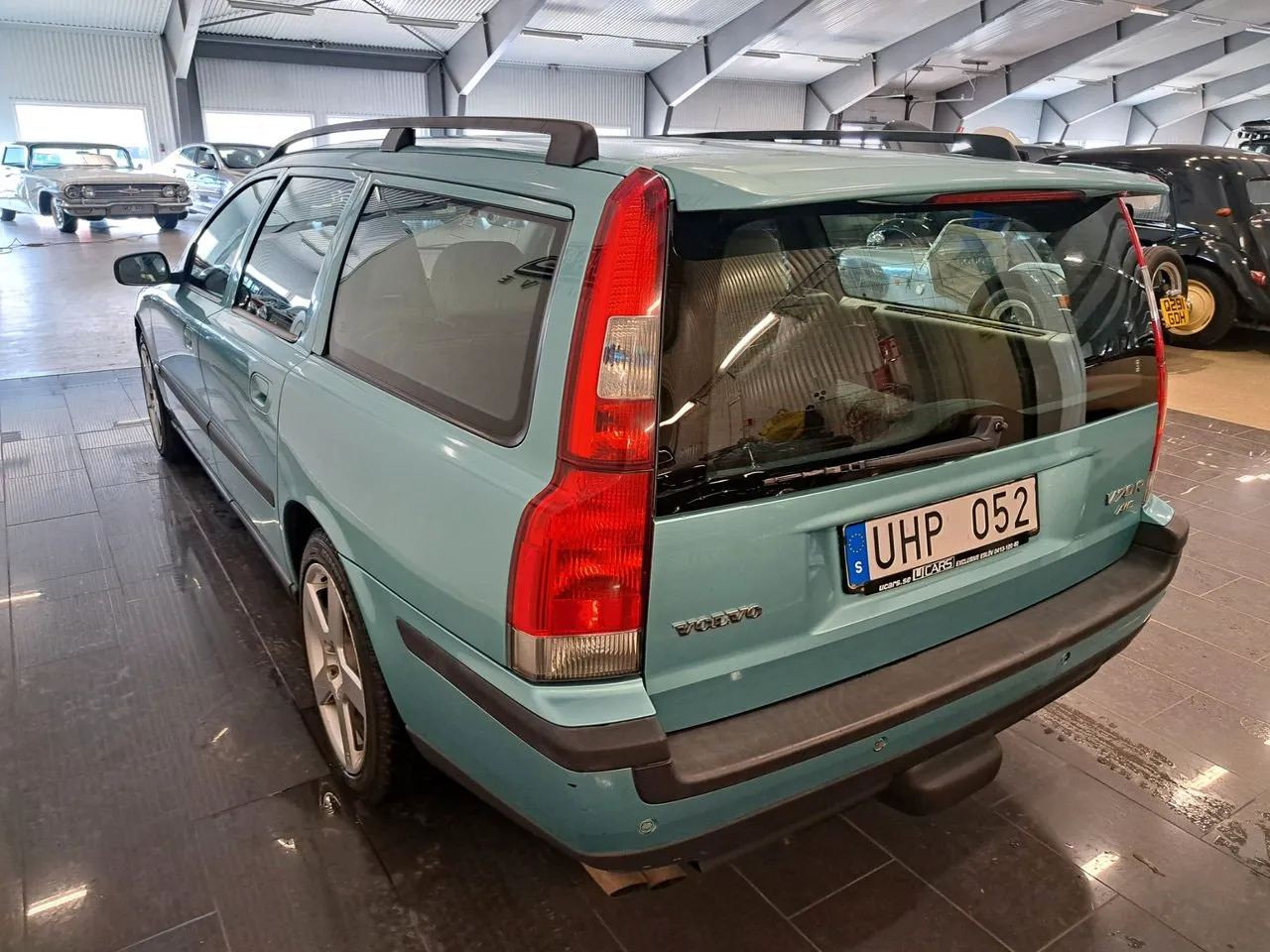 Vehicle image 6