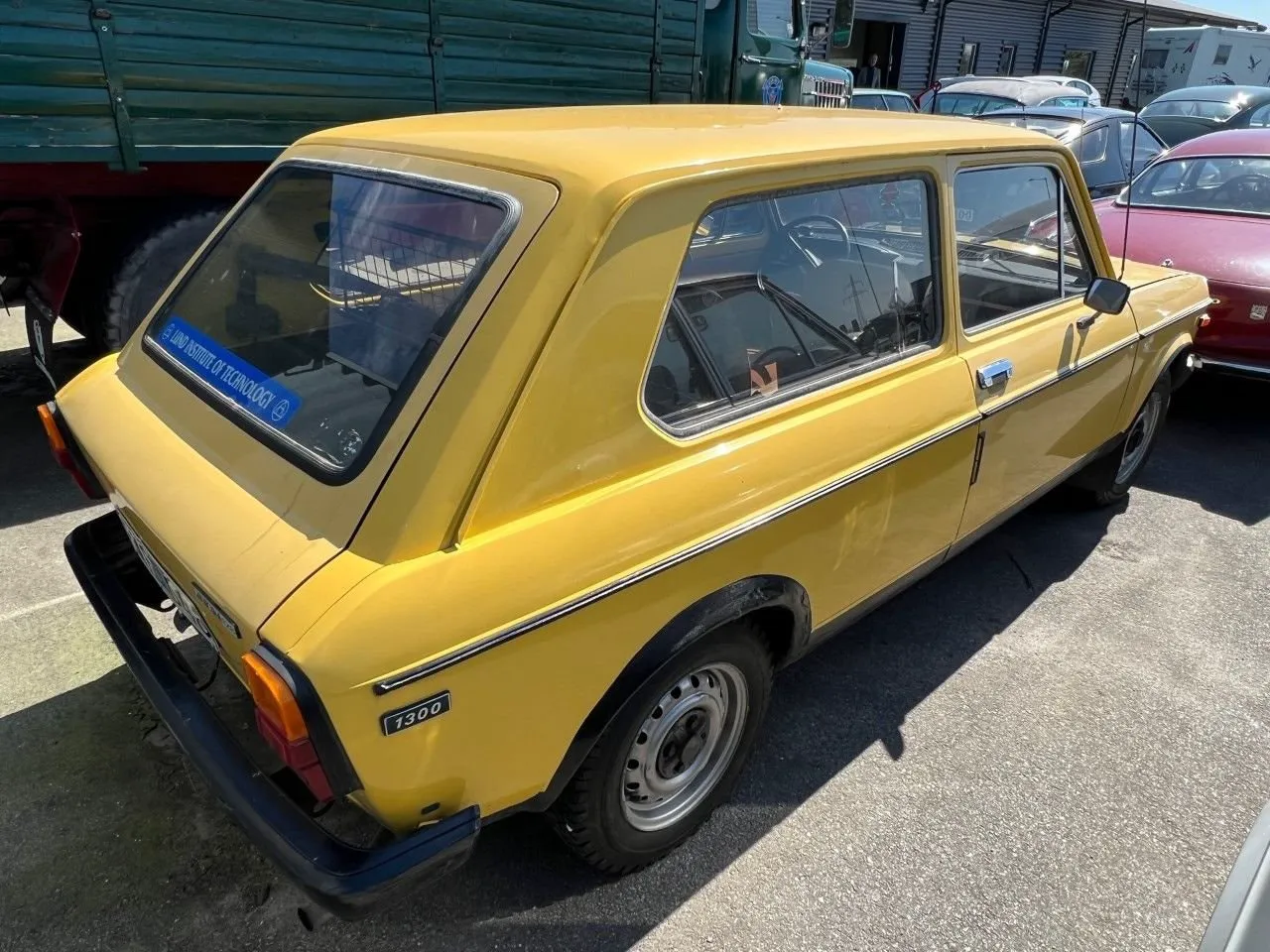 Vehicle image 6