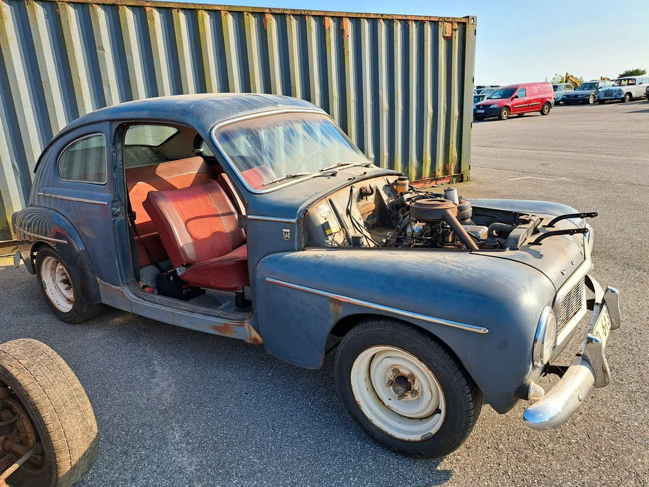 Vehicle image 10