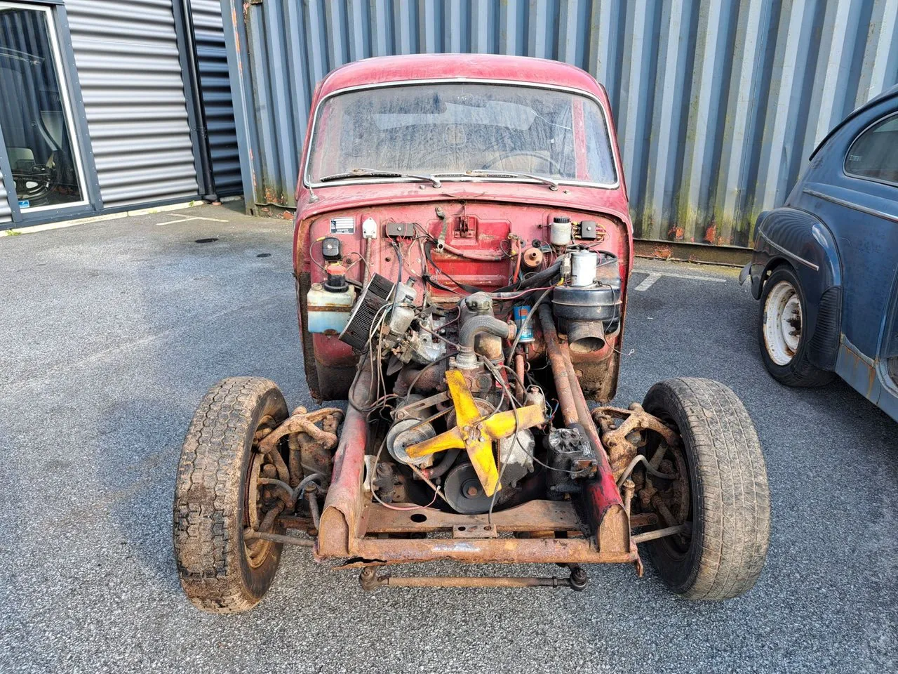 Vehicle image 3