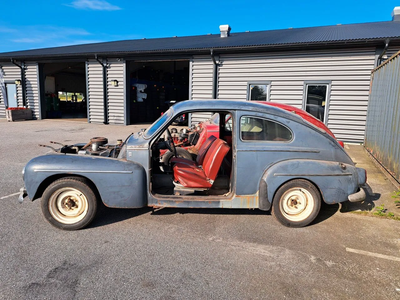 Vehicle image 11