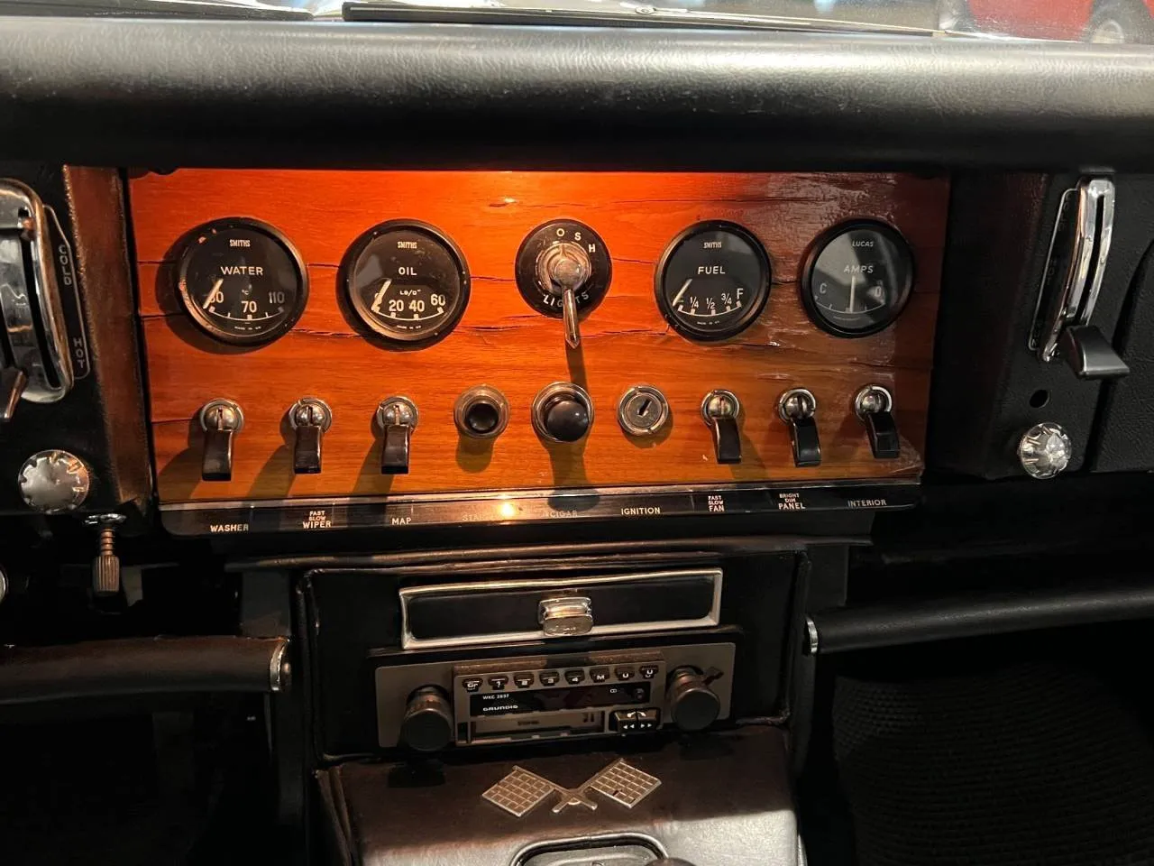Vehicle image 11