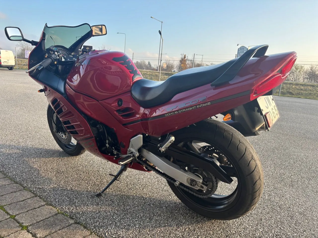 Vehicle image 4
