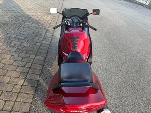 Suzuki RF900R bild 6